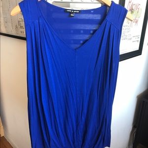 Sleeveless blue top