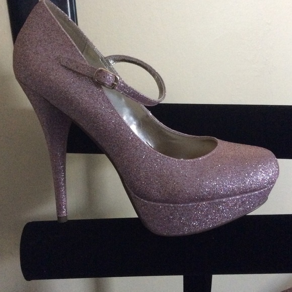 Steve Madden pale pink pumps - Picture 2 of 4