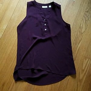 Maroon light weight top.