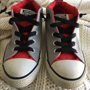 Boys converse size 2