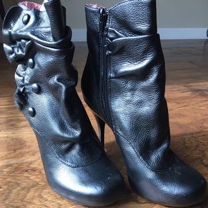 ✨ NWOT BCBG Max Rave Booties ✨