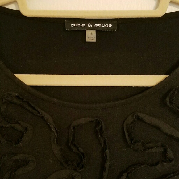 Simple Ruffle Top - Picture 4 of 4