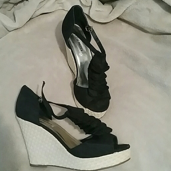 Black Steve Madden wedge