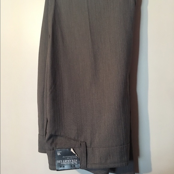 ❗️SOLD❗️New York & Company straight leg slacks 16