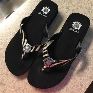 Yellow box flip flops size 9