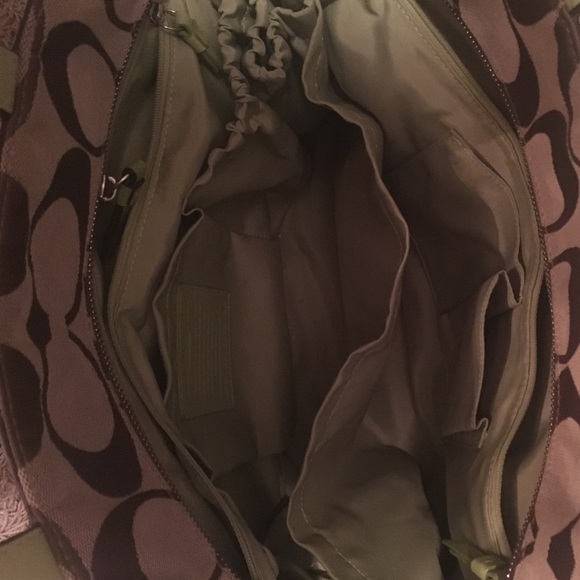 Coach diaperbag matching wristlet and changing pad - Picture 4 of 4