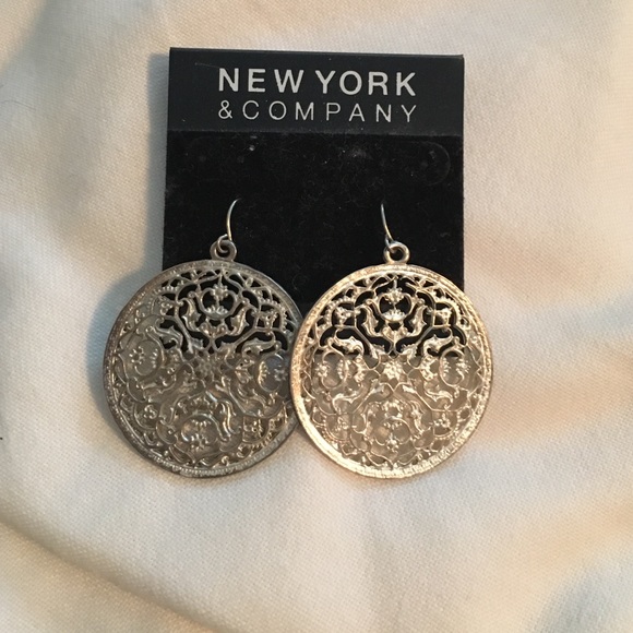 Silver earingsLAST CHANCE‼️