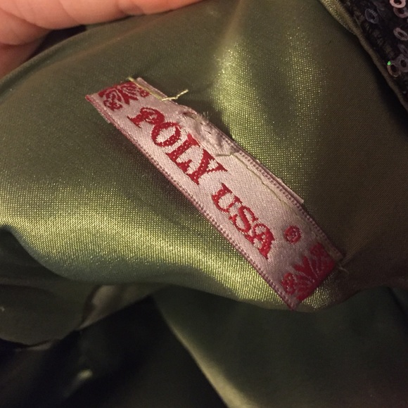 Formal dress - Picture 2 of 4