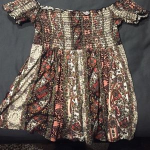 Sleeveless flowery shirt