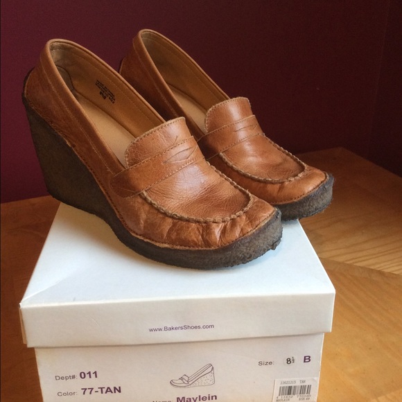 Baker tan maylein loafer wedge sz 8 1/2M