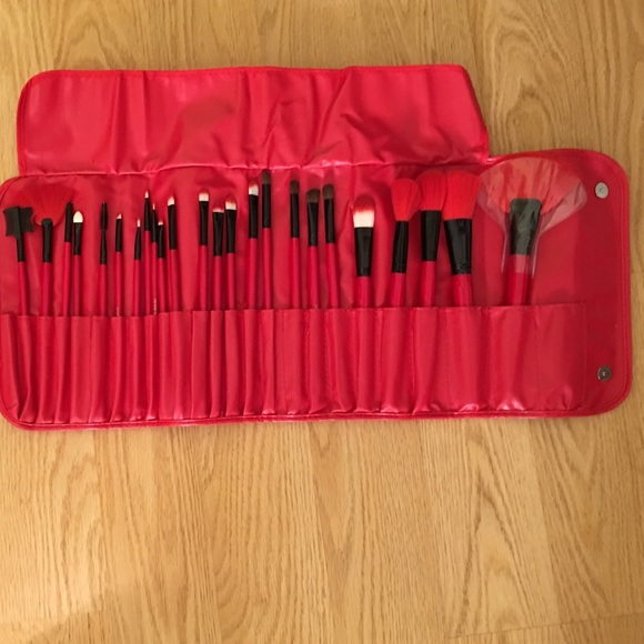 Makeup brushes