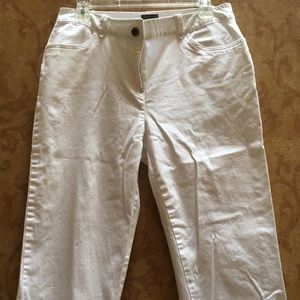 Chico's ADDITIONS crop pant. White. Size 1