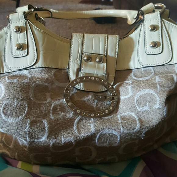 Guess purse matching wallet - Picture 1 of 2