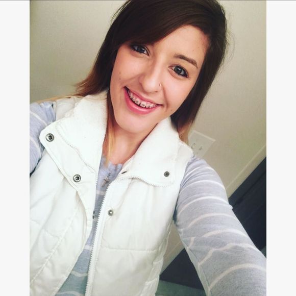 Meet your Posher, Stephanie - Picture 1 of 1