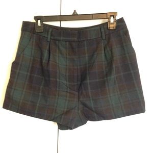 NWT high waisted green/blue plaid shorts w/pockets
