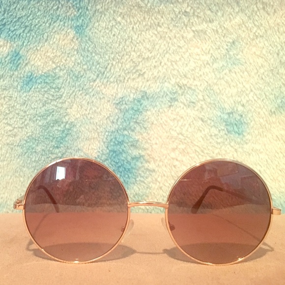 Oversized hipster circle sunnies!