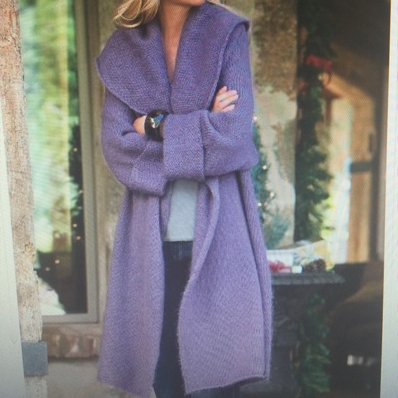 Beautiful exaggerated shawl collar topper