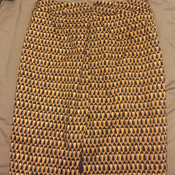 Statement skirt - Picture 2 of 3