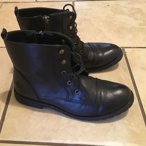 Size 8 black zip ankle boots Refresh brand