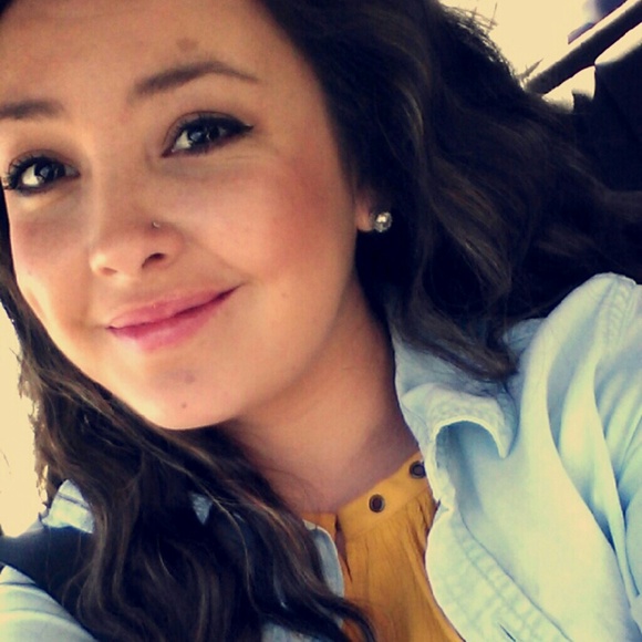 Meet your Posher, Desi