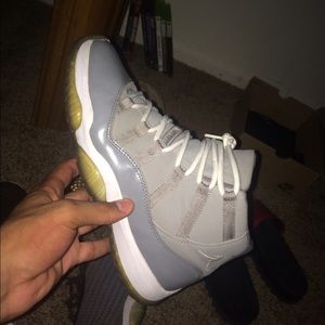 Jordan 11 wolf grey