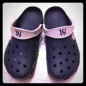 yankees crocs