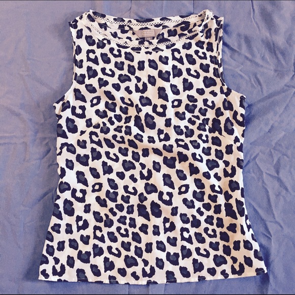Sleeveless blouse