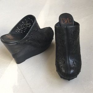 DVF stacked wood wedge size 6 in black