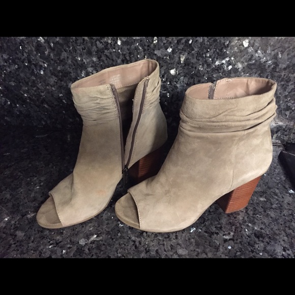 Four pairs of boots available for bundle offer