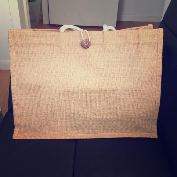 Great woven beach tote!