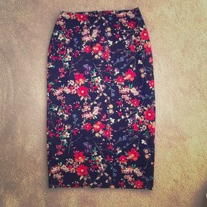 High waisted pencil skirt.