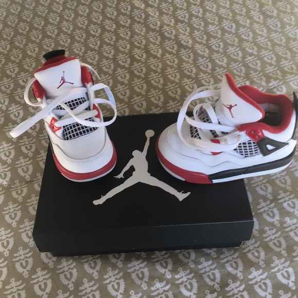 Jordan 4 Retro / Size 5c Child - New, Never Worn!