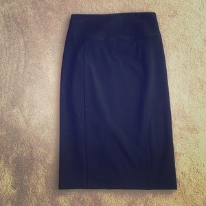 Pencil skirt. High waist.