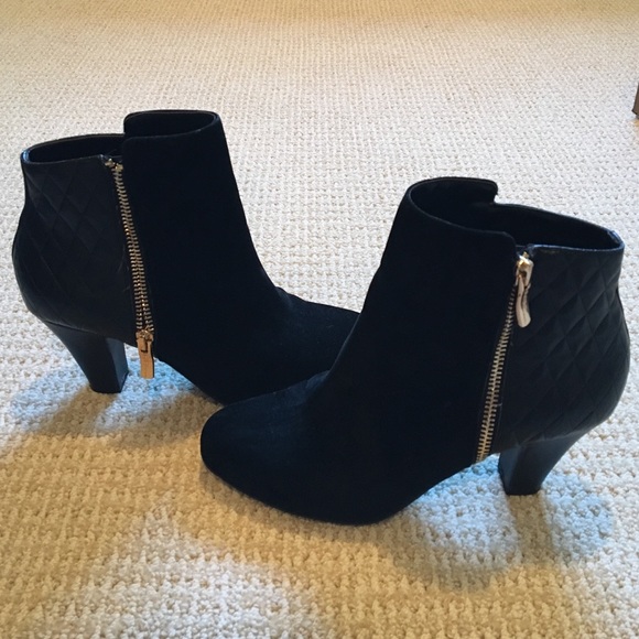 BCBGeneration black suede and leather booties - Picture 4 of 4