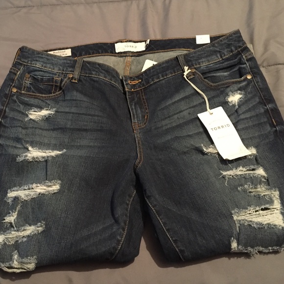 NWT Torrid Ripped Capris