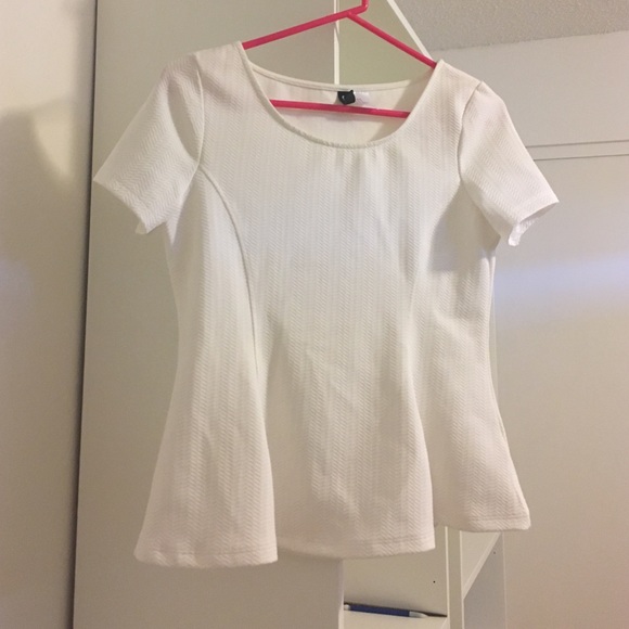 textured white peplum♥️