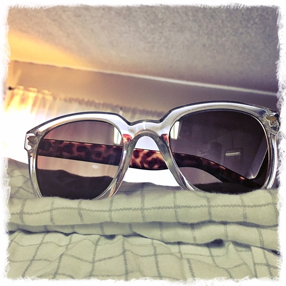 Lucky brand sunglasses