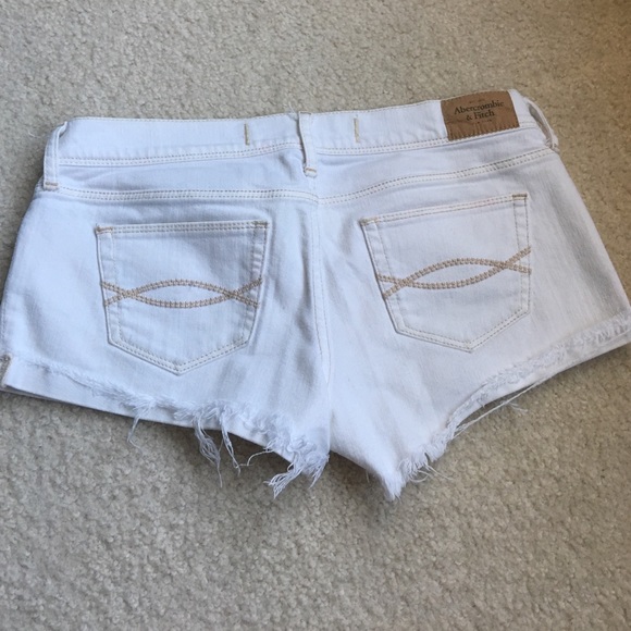 Shorts - Picture 2 of 3