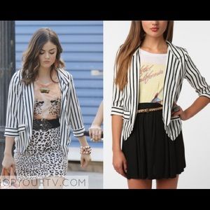 Like new Urban Outfitters striped drapey blazer