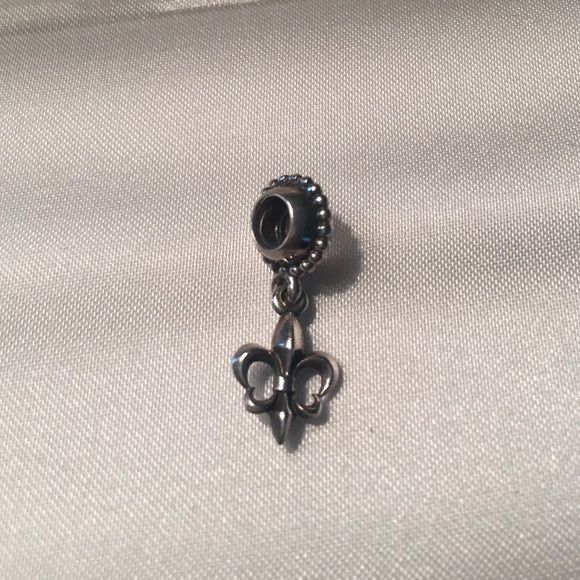 Pandora Fleur de lis charm