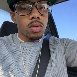 Meet your Posher, Derick