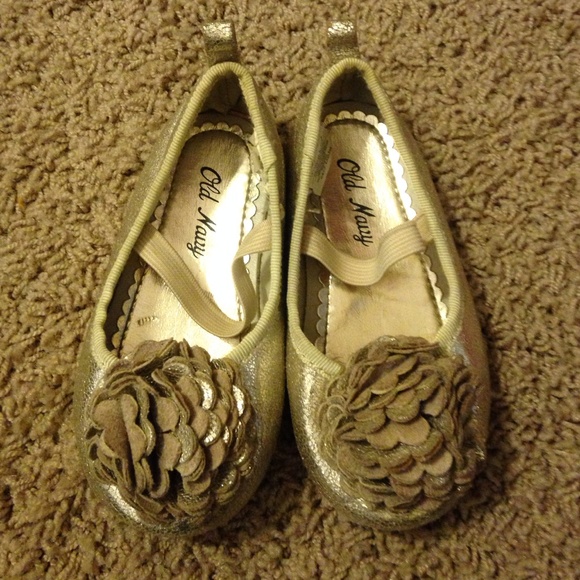 Old Navy Champagne/Gold Girls' Flats Sz 7 18-24 Mo