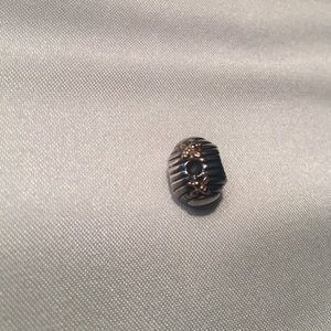 Pandora Bee Hive with bees