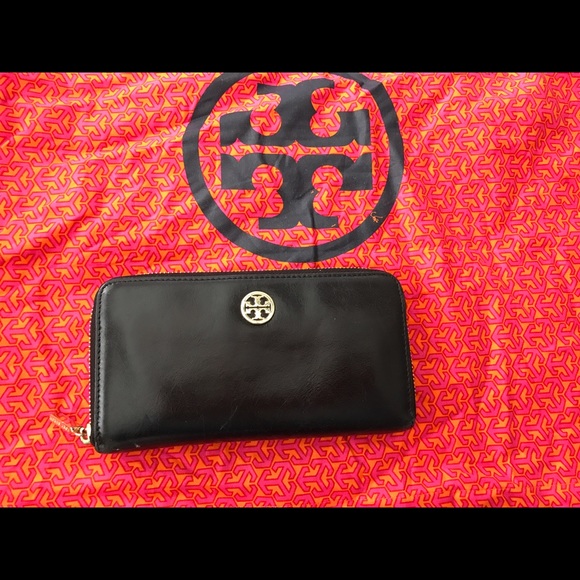 Tory butch wallet