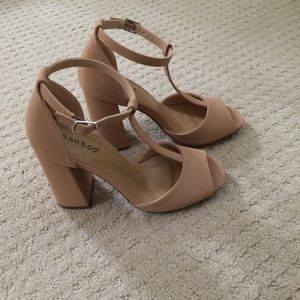 PRICE DROP 🌸Lulus nude pink heels