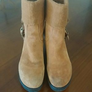 Croc suede boot low cut