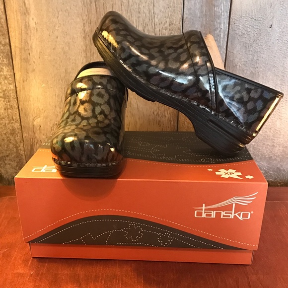 Dansko Pro XP Clogs - Nurse shoes