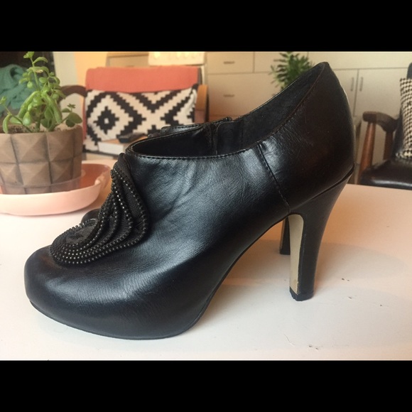 76 off Madden Girl Shoes Madden Girl Zipper Booties from 🌵ryesha's