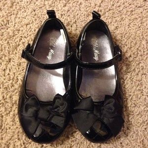 Old Navy Black Patent Quilted Flats Sz 2T