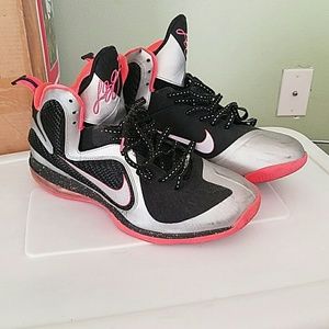 Nike LeBron 9 "Bright Mango"